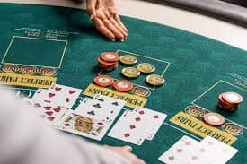 bos889 mobile app showing live roulette and tournament schedule on the same screen